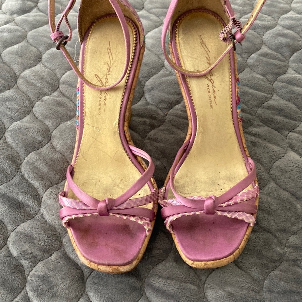 Vince Camino lavender wedges with designs size 71/2